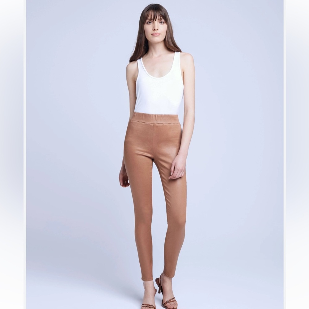 L'AGENCE
Rochelle Coated Pull On Jeans Size Medium. NWT